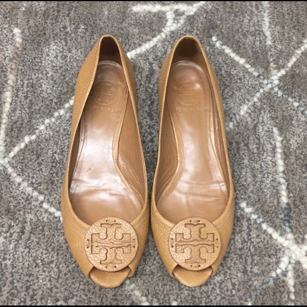 Tory Burch Tan Wedge size 7.5